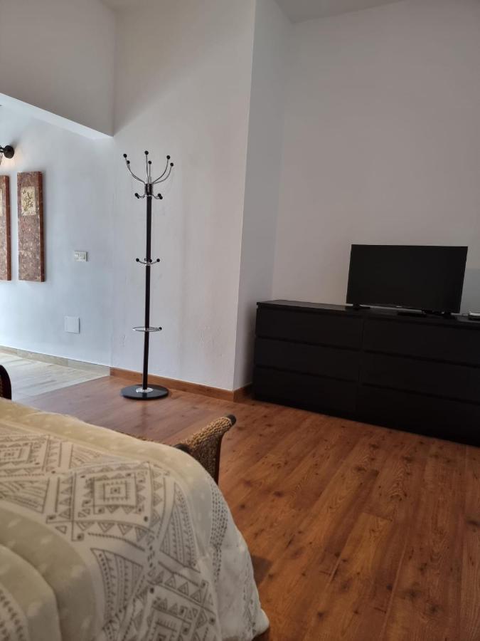 Alunita & Pirita, Habitacion Con Jardin, Terraza Y Wifi En Zona Tranquila Y Centrica Nazaret Bagian luar foto