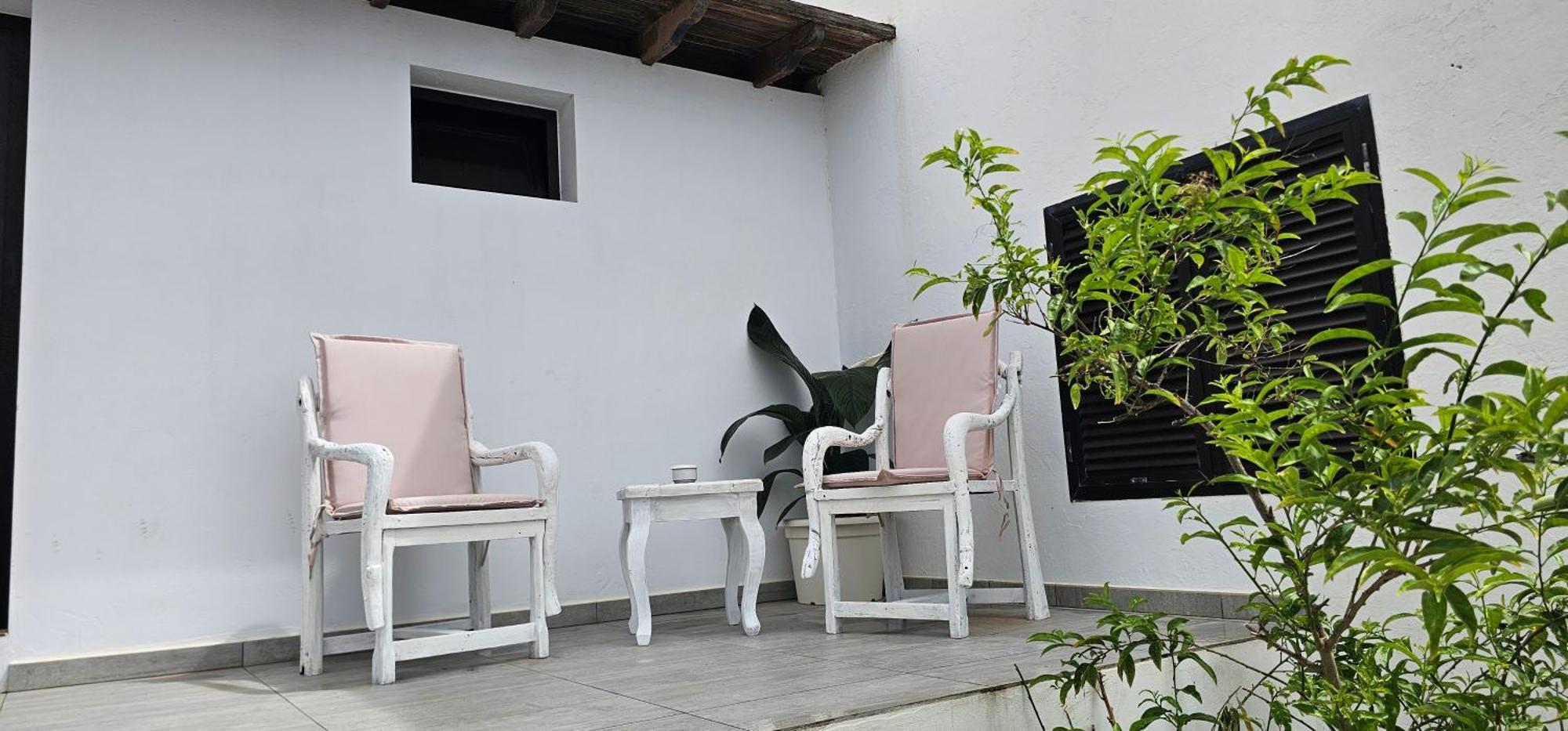 Alunita & Pirita, Habitacion Con Jardin, Terraza Y Wifi En Zona Tranquila Y Centrica Nazaret Bagian luar foto